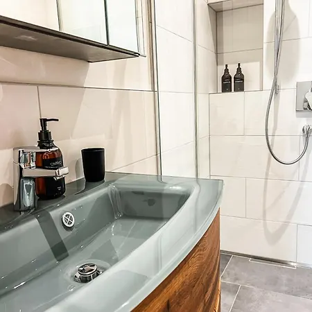 Deluxe-wohnung In Bahnhof - 94m2 - Smart Tv - Terrasse - Neu