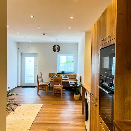 Apartment Deluxe-wohnung In Bahnhof - 94m2 - Smart Tv - Terrasse - Neu *