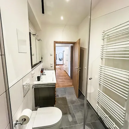 Deluxe-wohnung In Bahnhof - 94m2 - Smart Tv - Terrasse - Neu *