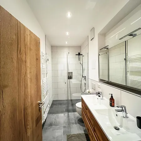Deluxe-wohnung In Bahnhof - 94m2 - Smart Tv - Terrasse - Neu * Wasserburg am Inn